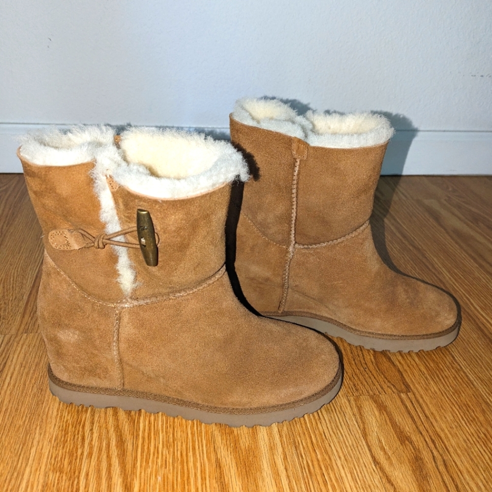 UGG Malvella Wedge Boot, Tan/Cream, Size 9